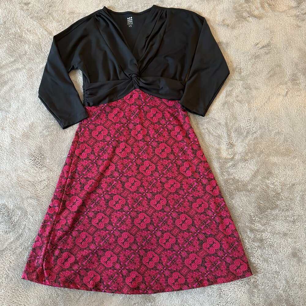 Title Nine Red Black Front Knot Twist Dress Women's size XS Tennis Athleisure